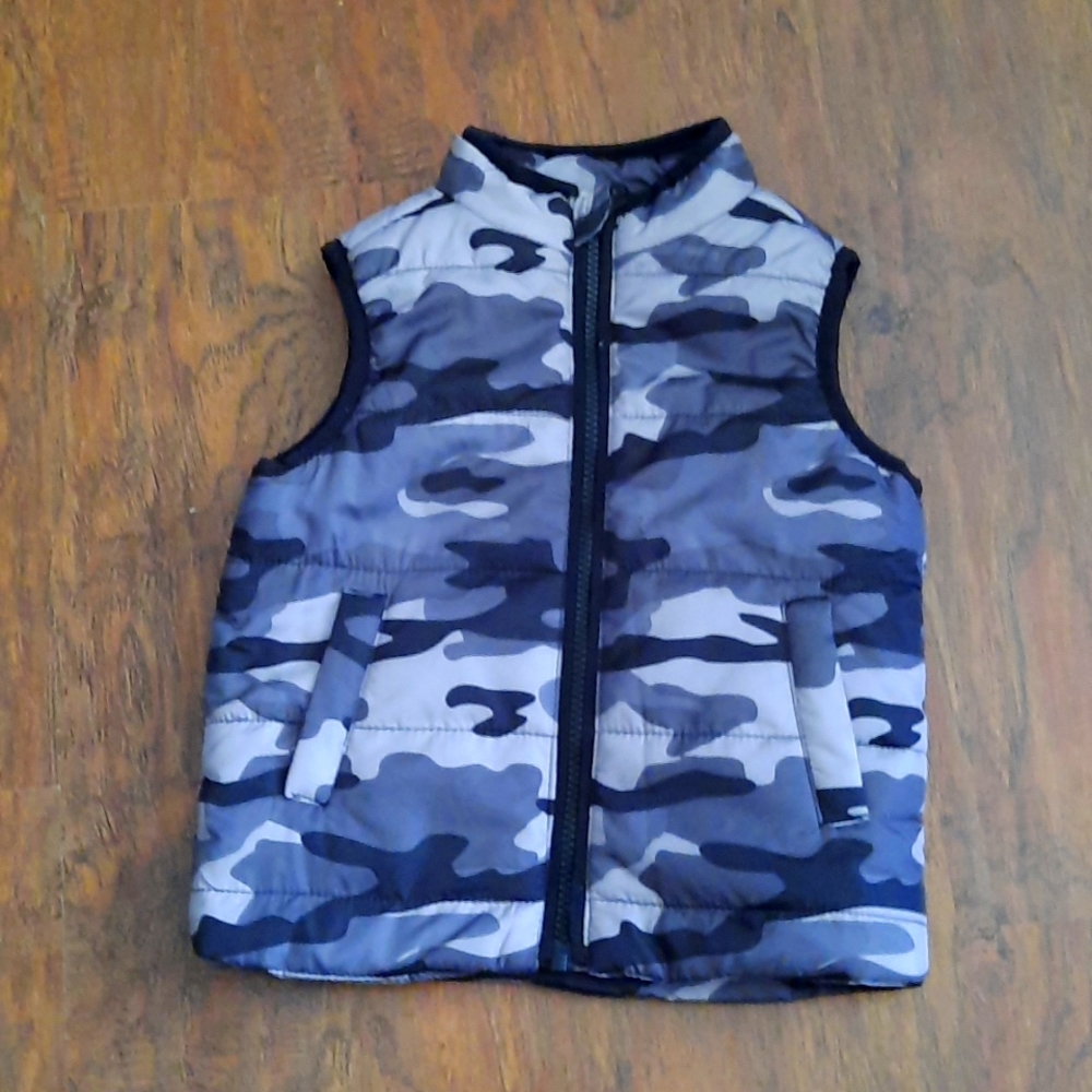 Camo Puffy Vest 3T